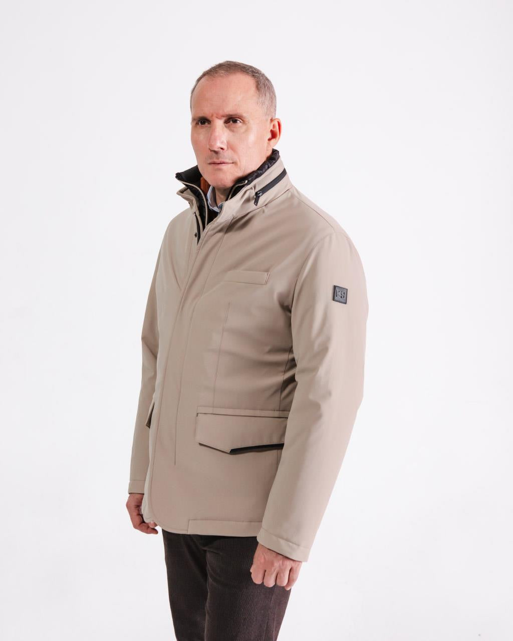 JAKNA S POKONČNIM OVRATNIKOM 10-223