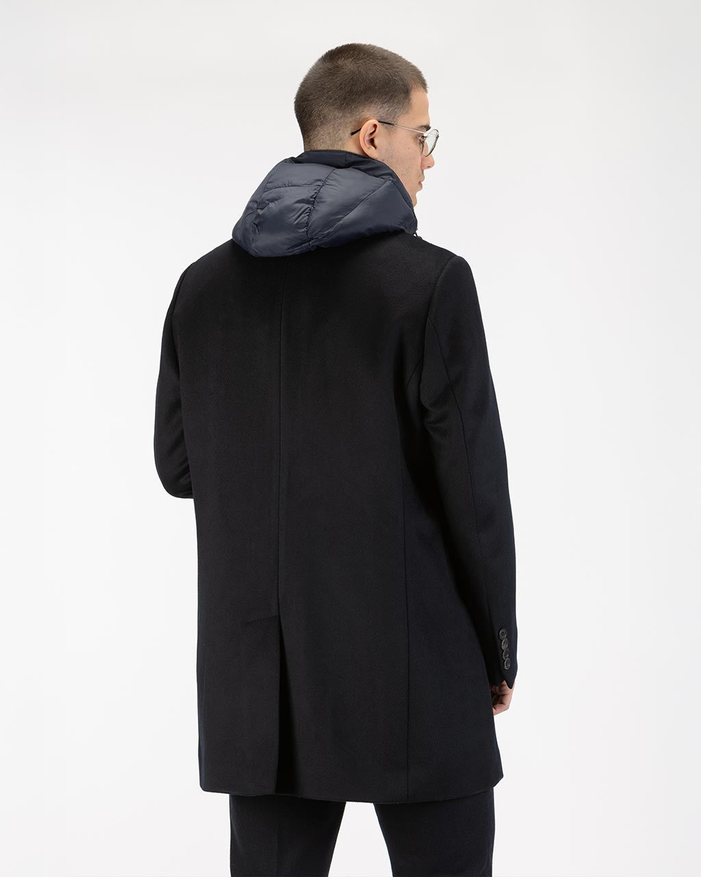 MOŠKI PLAŠČ S KAPUCO 10-471