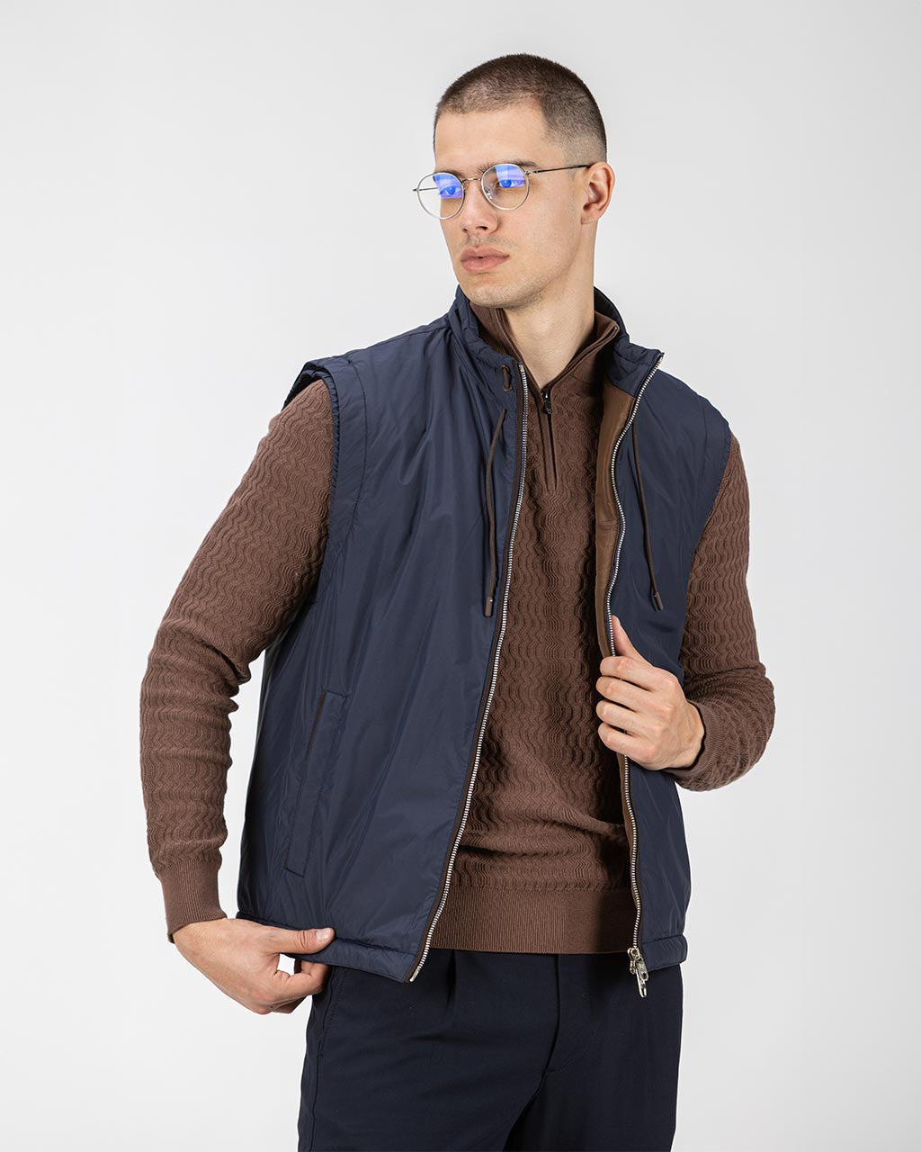 MOŠKI BREZROKAVNIK Z ZADRGO 49-42