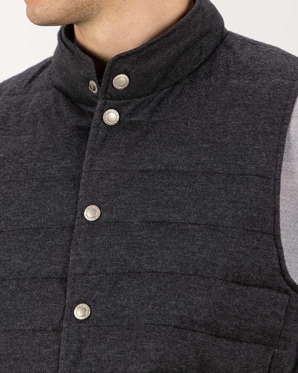 OBOJESTRANSKI MOŠKI BREZROKAVNIK Z GUMBI 50-31