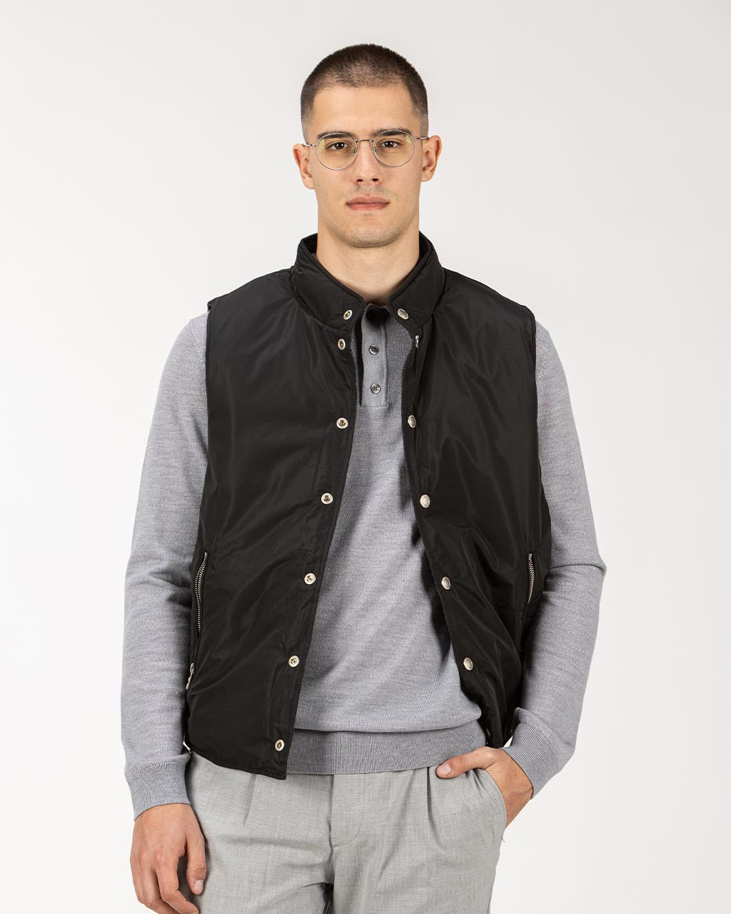 OBOJESTRANSKI MOŠKI BREZROKAVNIK Z GUMBI 50-31