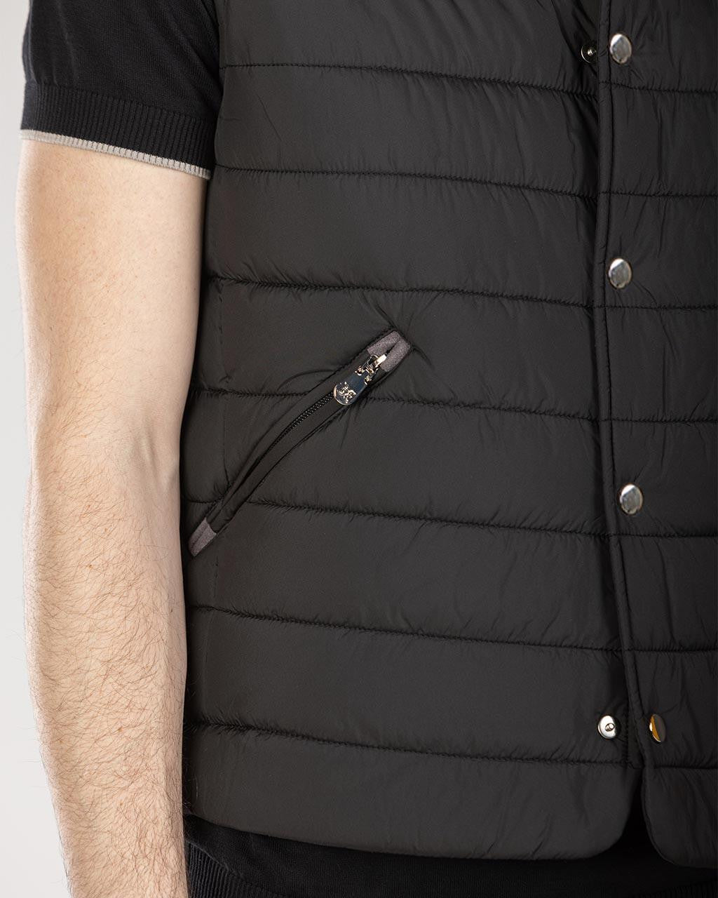 MOŠKI BREZROKAVNIK Z GUMBI 50-51