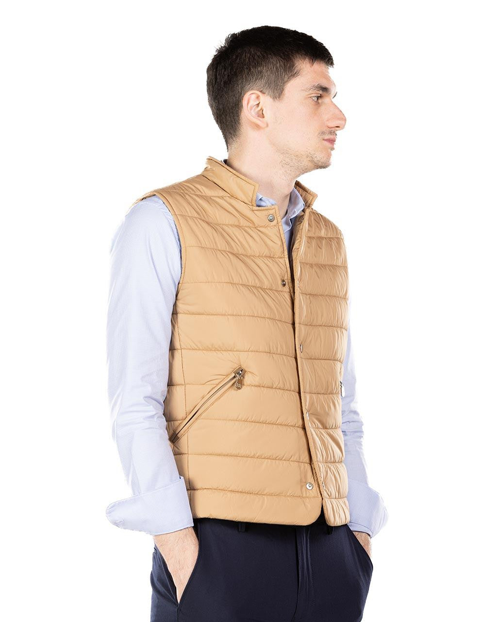 MOŠKI BREZROKAVNIK Z GUMBI 50-51