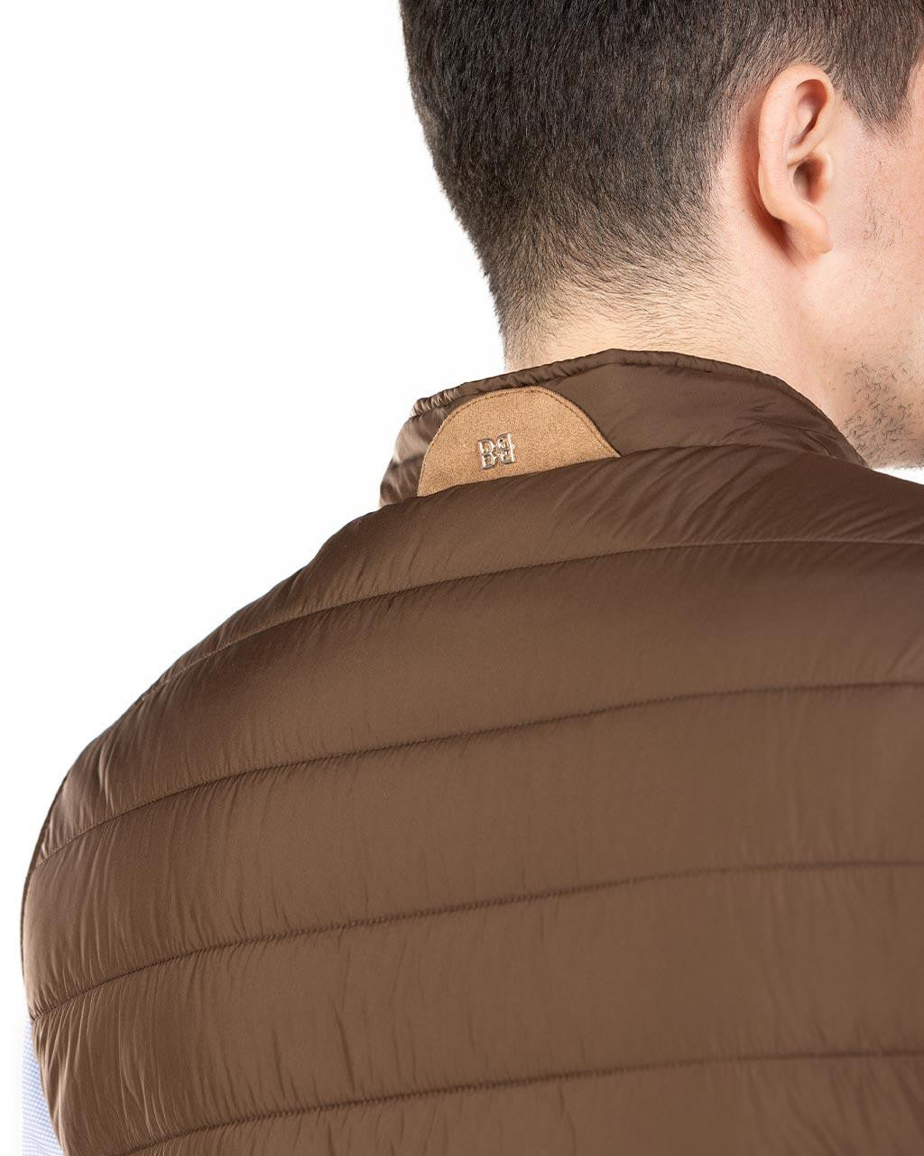 MOŠKI BREZROKAVNIK Z GUMBI 50-51